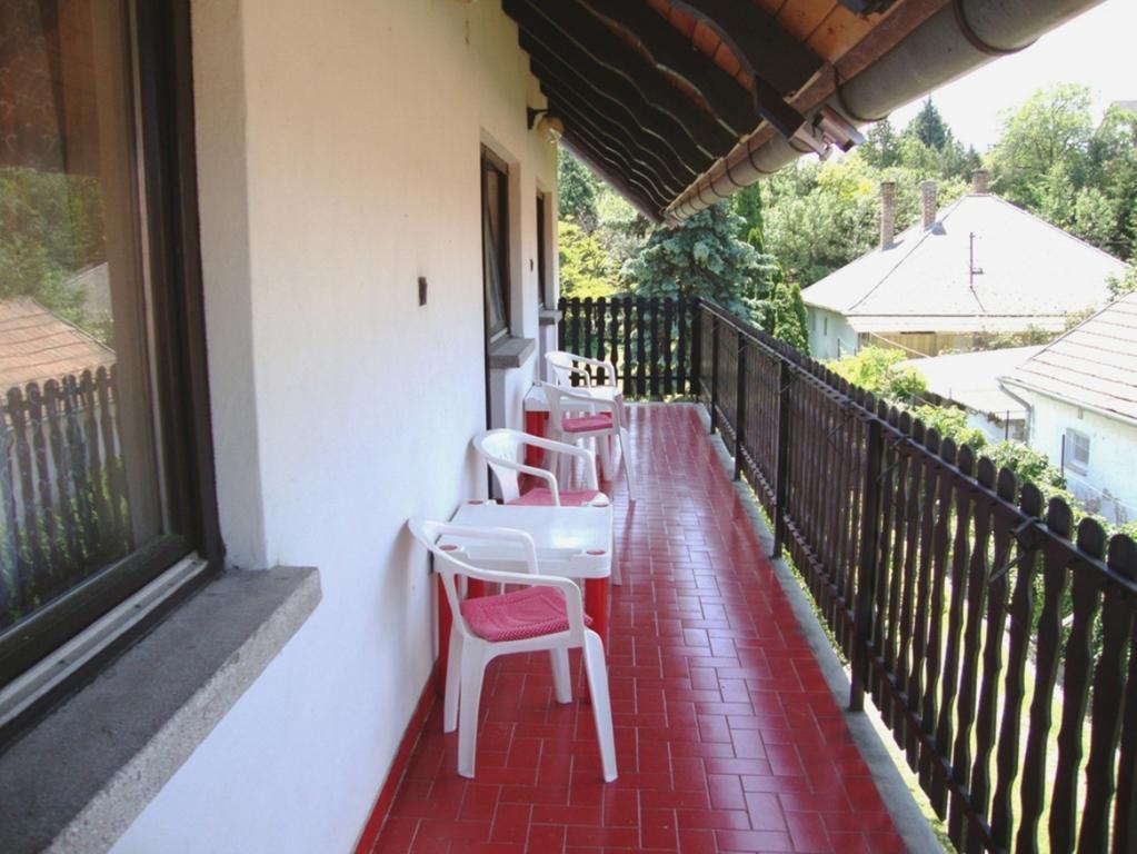 Gyongyvirag Vendeghaz Apartment Balatonboglar Room photo